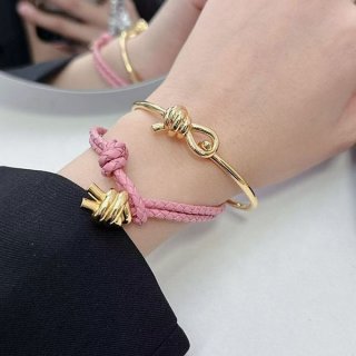 一目惚れ《ボッテガヴェネタ》ノット ブレスレット 本物 815933VAHU08120 一目惚れ《ボッテガヴェネタ》ノット ブレスレット 本物 815933VAHU08120