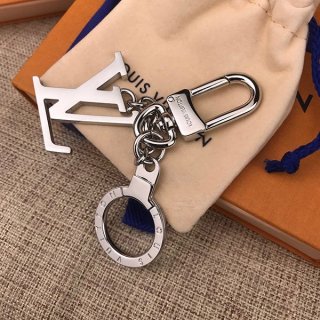 【シンプル可愛い】ルイヴィトン キーホルダー 本物 チャーム vuo60188 【シンプル可愛い】ルイヴィトン キーホルダー 本物 チャーム vuo60188
