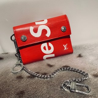 ルイヴィトン シュプリーム 本物 チェーンウォレット 二つ折り財布(小銭入れあり) vuu62986 ルイヴィトン シュプリーム 本物 チェーンウォレット 二つ折り財布(小銭入れあり) vuu62986