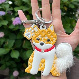ヴィトン 犬 キーホルダー 本物/LV シバ 柴犬 キーホルダー コピーチャーム M01199 ヴィトン 犬 キーホルダー 本物/LV シバ 柴犬 キーホルダー コピーチャーム M01199