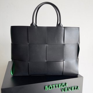 ★日本!!人気！ボッテガヴェネタ ザアルコ イントレチャートレザートート 本物 bog68105