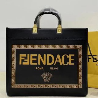 フェンディ×ヴェルサーチェ トートバッグ 本物 人気話題コラボ fej40875 フェンディ×ヴェルサーチェ トートバッグ 本物 人気話題コラボ fej40875