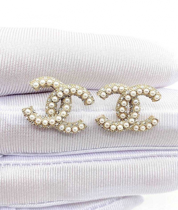 入手困難シャネル 本物 CCロゴ レジン & ストラス ピアス she43849