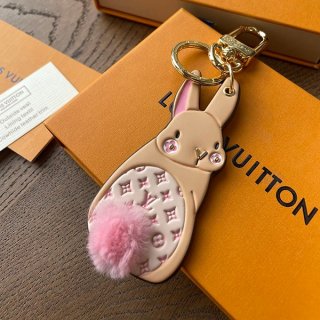 超話題!ルイヴィトン バッグチャーム兼キーホルダー ポルト 本物 クレLV バニー M00994 超話題!ルイヴィトン バッグチャーム兼キーホルダー ポルト 本物 クレLV バニー M00994