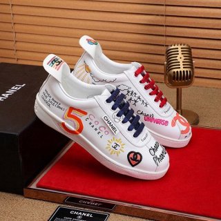 争奪戦シャネル ×ファレル(Pharrell )本物★激レアスニーカー shn99687 争奪戦シャネル ×ファレル(Pharrell )本物★激レアスニーカー shn99687