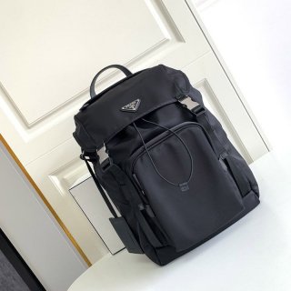 大人気!プラダ新作【ナイロンサフィアーノバックパック 本物】 2VZ135973 大人気!プラダ新作【ナイロンサフィアーノバックパック 本物】 2VZ135973