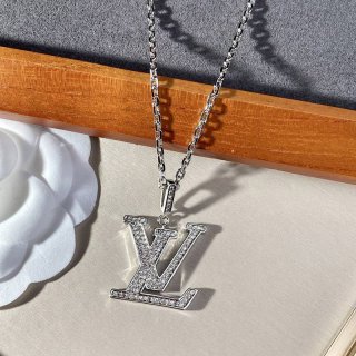 人気No1ルイヴィトン LVロゴ ネックレス コピー vud61476 人気No1ルイヴィトン LVロゴ ネックレス コピー vud61476