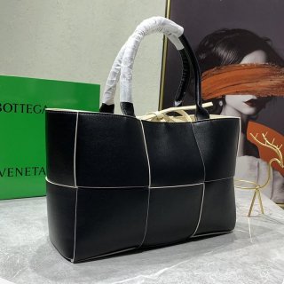 人気No1ボッテガヴェネタ ザアルコ トート 本物 ブラック/ホワイト boq60058 人気No1ボッテガヴェネタ ザアルコ トート 本物 ブラック/ホワイト boq60058