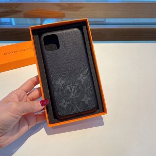 目を惹く新作 ルイヴィトン iPhoneケース コピー ブラック スカーレット LVロゴ vuw53327 目を惹く新作 ルイヴィトン iPhoneケース コピー ブラック スカーレット LVロゴ vuw53327