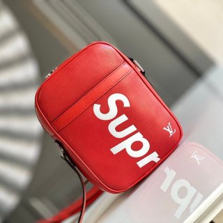 21-22AW 新作 シュプリーム ルイヴィトン ショルダーバッグ コピー Leather Danube PM Shoulder Bag Red 赤 vue71778 21-22AW 新作 シュプリーム ルイヴィトン ショルダーバッグ コピー Leather Danube PM Shoulder Bag Red 赤 vue71778
