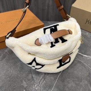 可愛い限定 ルイヴィトン本物 もこもこ バムバッグ vuv85496 可愛い限定 ルイヴィトン本物 もこもこ バムバッグ vuv85496