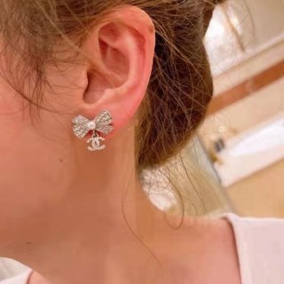 超希少!シャネル ピアス 本物 CC ロゴ クリスタル リボン AB8004B07789NH171 超希少!シャネル ピアス 本物 CC ロゴ クリスタル リボン AB8004B07789NH171