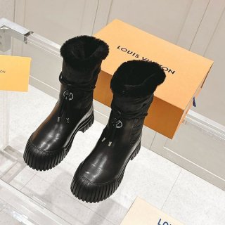 【雪道でもオシャレに】ルイヴィトン アンクルブーツ 本物 1ADCBT 【雪道でもオシャレに】ルイヴィトン アンクルブーツ 本物 1ADCBT