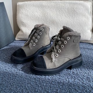 【使い勝手抜群】シャネル コピー商品 CC アンクルブーツ モコモコ shk74190 【使い勝手抜群】シャネル コピー商品 CC アンクルブーツ モコモコ shk74190
