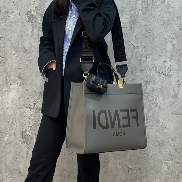 可愛いフェンディ サンシャイン 本物 レザーショッパーバッグ feu05711