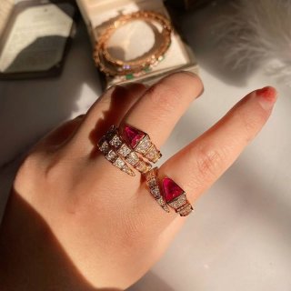 完売必至【人気商品】ブルガリ セルペンティ リング 本物 Bul42423 完売必至【人気商品】ブルガリ セルペンティ リング 本物 Bul42423