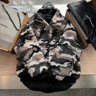 【バレンシアガ】SKI ジップアップ HOODIE ウォームフリース 809469TP 【バレンシアガ】SKI ジップアップ HOODIE ウォームフリース 809469TP