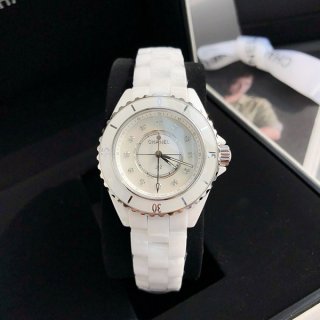 送料込 シャネル J12 コピー 時計 33mm H5704 送料込 シャネル J12 コピー 時計 33mm H5704