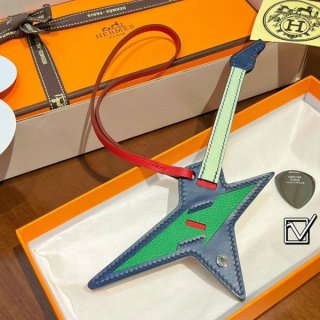 数量限定!ステンレススチールのギターピック付きエルメスRockチャーム erb43085 数量限定!ステンレススチールのギターピック付きエルメスRockチャーム erb43085
