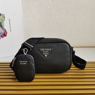 大人気!プラダ*レザー ショルダーバック ミニポーチ付き pun78060 大人気!プラダ*レザー ショルダーバック ミニポーチ付き pun78060