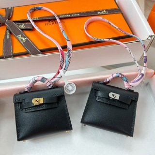 大人気!エルメス 本物 ケリートゥイリー チャーム クロ erw91733 大人気!エルメス 本物 ケリートゥイリー チャーム クロ erw91733