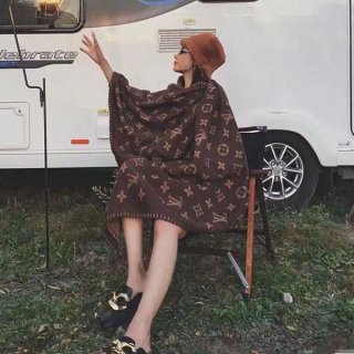 ☆超人気☆ ルイヴィトン ネオ モノグラム 本物 ブランケット ひざ掛け vuv47596 ☆超人気☆ ルイヴィトン ネオ モノグラム 本物 ブランケット ひざ掛け vuv47596