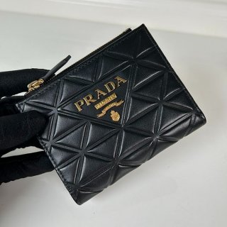 【入手困難】プラダ 三角形モチーフ★スモール 折り財布 コピー pug42441 【入手困難】プラダ 三角形モチーフ★スモール 折り財布 コピー pug42441
