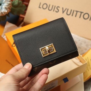 ルイヴィトン コピー ポルトフォイユヴィクトリーヌ 折りたたみ財布 M8264 ルイヴィトン コピー ポルトフォイユヴィクトリーヌ 折りたたみ財布 M8264