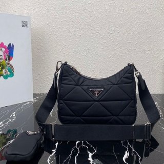 おすすめプラダ パデッドナイロン ショルダーバッグ コピー 1BC11 おすすめプラダ パデッドナイロン ショルダーバッグ コピー 1BC11