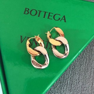 世界中で大人気ボッテガ ヴェネタ 本物 ドロップピアス 華やか 18カラット 金メッキ boi15648 世界中で大人気ボッテガ ヴェネタ 本物 ドロップピアス 華やか 18カラット 金メッキ boi15648