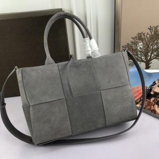 一目惚れボッテガヴェネタ ザアルコ トート コピー ダークグレー カーフレザー boa70266 一目惚れボッテガヴェネタ ザアルコ トート コピー ダークグレー カーフレザー boa70266
