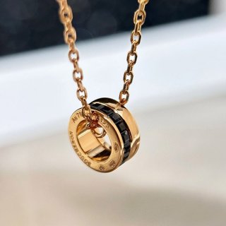 ブシュロン キャトル クラシック ミニ ペンダントネックレス コピー JPN00648 ブシュロン キャトル クラシック ミニ ペンダントネックレス コピー JPN00648