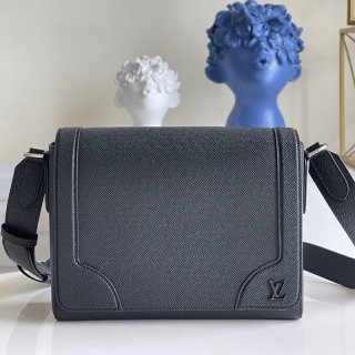 希少品【ルイヴィトン】ニューフラップメッセンジャーバック本物 M30807 希少品【ルイヴィトン】ニューフラップメッセンジャーバック本物 M30807