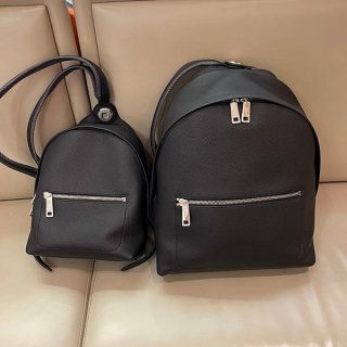 世界中で大人気フェンディ キオード セレリアレザー バックパック フェイク 2サイズ fei93734 世界中で大人気フェンディ キオード セレリアレザー バックパック フェイク 2サイズ fei93734