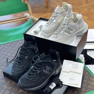 ◆シンプルだけど可愛い一足◆シャネル スニーカー コピー ホワイト、ブラック shn81243 ◆シンプルだけど可愛い一足◆シャネル スニーカー コピー ホワイト、ブラック shn81243