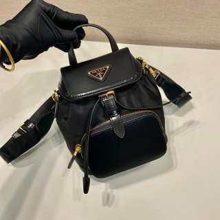 秋冬大セールプラダ Re-Nylon xブラッシュドレザー バックパック 本物 puy13785 秋冬大セールプラダ Re-Nylon xブラッシュドレザー バックパック 本物 puy13785