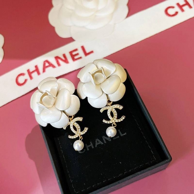 《大人気》シャネル 本物 CCロゴ レジン & ストラス ピアス shq57713