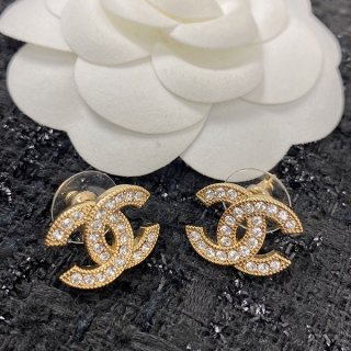 シャネル ccロゴ ピアス メタル&ストラス ゴールド シルバー 2色 shp60757 シャネル ccロゴ ピアス メタル&ストラス ゴールド シルバー 2色 shp60757