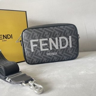 人気急上昇 フェンディ ROMA FFファブリック カメラケース コピー feg56072 人気急上昇 フェンディ ROMA FFファブリック カメラケース コピー feg56072