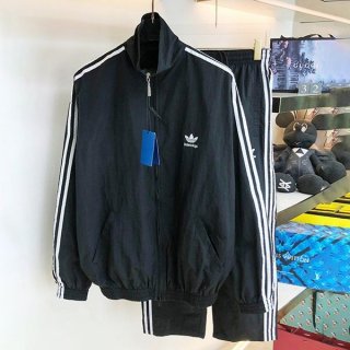 確保済みバレンシアガ アディダス 本物 トラックスーツジャケット baz43970 確保済みバレンシアガ アディダス 本物 トラックスーツジャケット baz43970