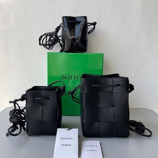 争奪戦ボッテガヴェネタ カセット ショルダーバッグ コピー ブラック 680218VCQC48425 争奪戦ボッテガヴェネタ カセット ショルダーバッグ コピー ブラック 680218VCQC48425