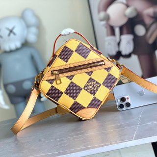 【コーデのアクセントに】ルイヴィトン 本物 LV チェスメッセンジャー N40547