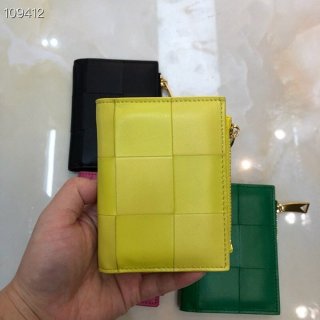 春夏新作ボッテガヴェネタ 二つ折りファスナーウォレット 本物 667130VCQC13520