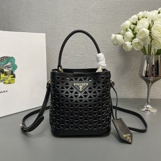 【人気商品】プラダ パニエ ミニバッグ 本物カットアウト モチーフ 1BA2172CY 【人気商品】プラダ パニエ ミニバッグ 本物カットアウト モチーフ 1BA2172CY