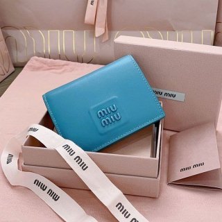 注目★ミュウミュウ 本物 ソフティパデッドレザー*二つ折財布 myy51331
