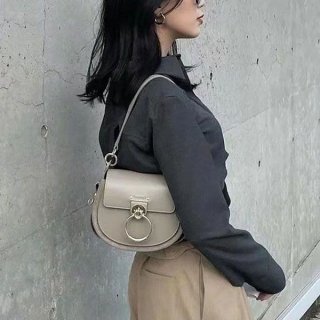 すぐ届 クロエ TESS レザー スモールバッグ 本物 chw28440 すぐ届 クロエ TESS レザー スモールバッグ 本物 chw28440