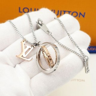 超希少！ルイヴィトン ペンダントLVキャッチ 本物 ネックレス M80184