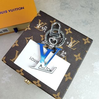 夏のアクセントにLV ビジューサック 本物 LVプリズム キーホルダー vuv20371 夏のアクセントにLV ビジューサック 本物 LVプリズム キーホルダー vuv20371