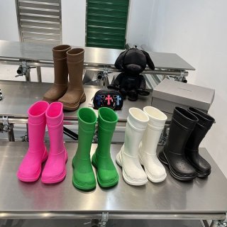 人気話題コラボ!バレンシアガ×クロックス 本物 レインブーツ bah90834 人気話題コラボ!バレンシアガ×クロックス 本物 レインブーツ bah90834