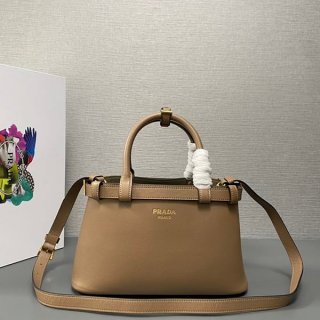絶対欲しい!プラダ ベルト付き スモール レザー ハンドバッグ コピー pux99842 絶対欲しい!プラダ ベルト付き スモール レザー ハンドバッグ コピー pux99842